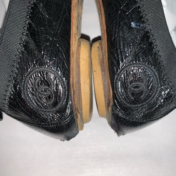 CHANEL size 35 soft crinkled patent leather flats - Picture 14 of 16